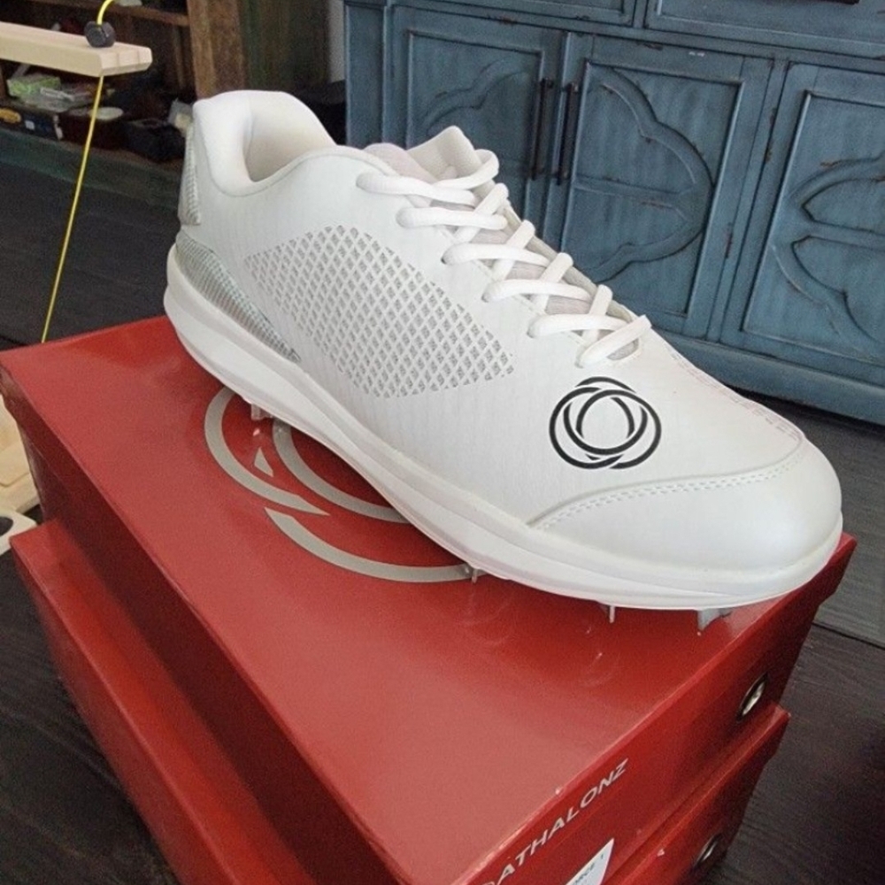 Stylish White Athletic Men's Cleats